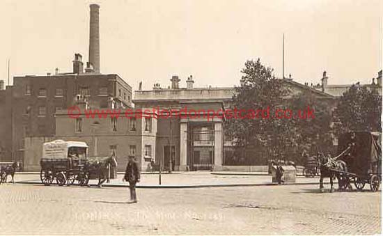 Royal_Mint.jpg (60951 bytes)